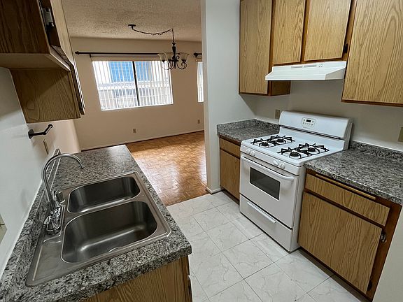 5th image of 452 W Windsor Rd #2