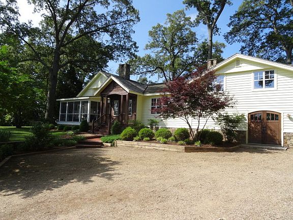 2nd image of 4456 Hermitage Ln