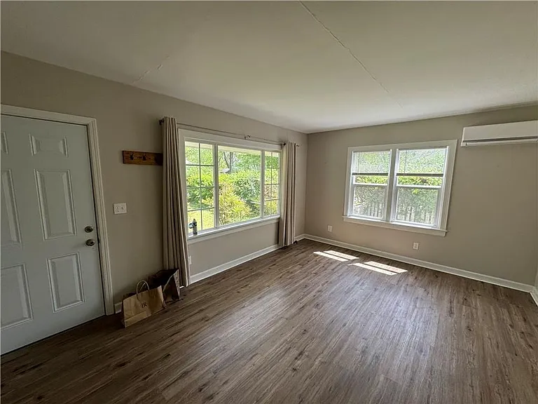 1843 N Janice Ave — Photo 5