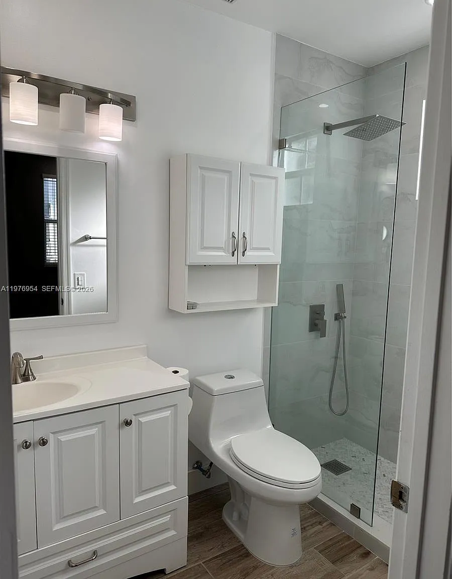 SW 39th St, Hollywood — Photo 4