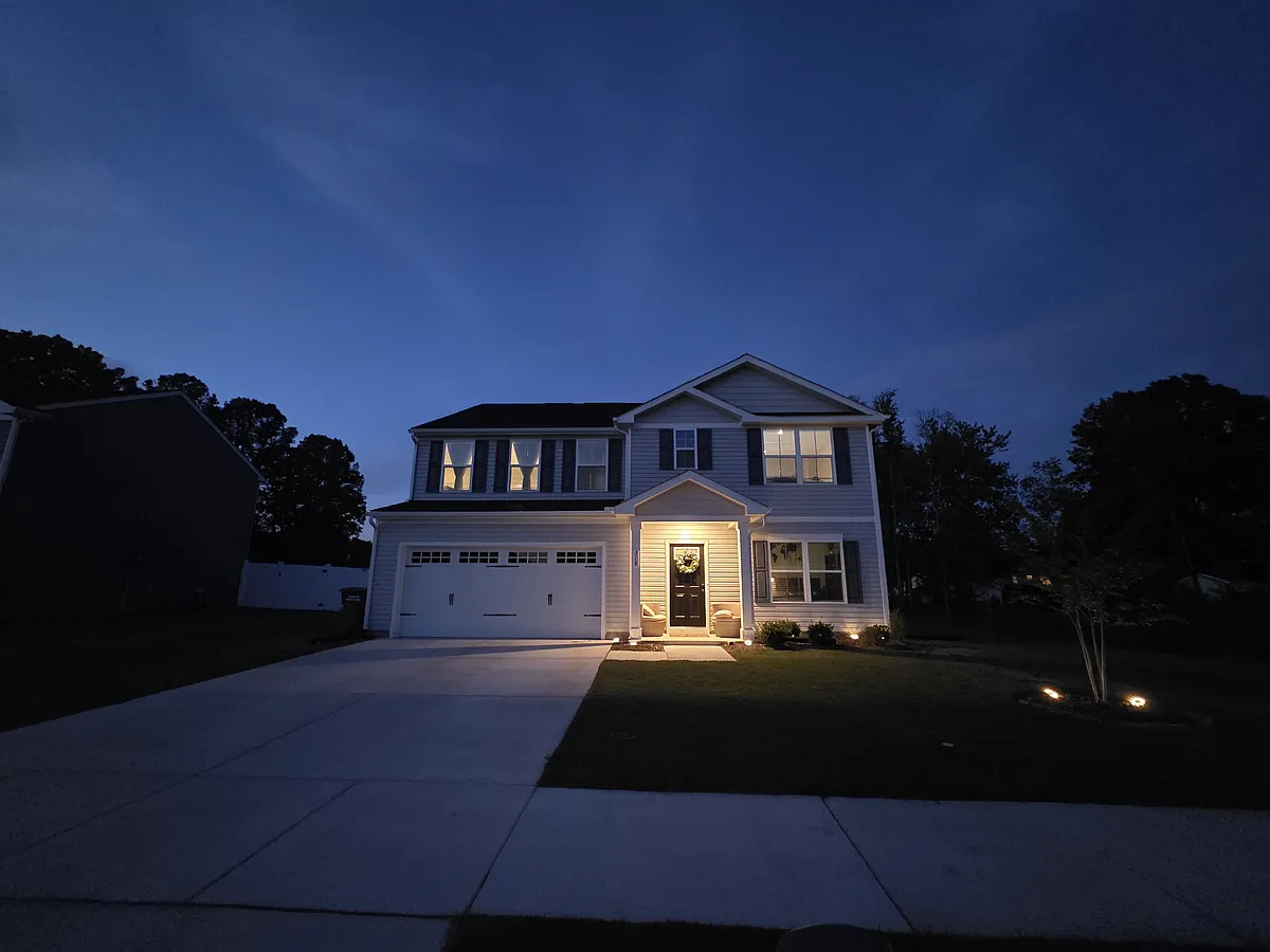 Building Photo - 318 Pointers Dr