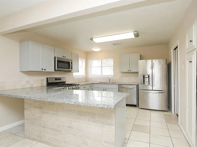 6406 Ashton St — Photo 12