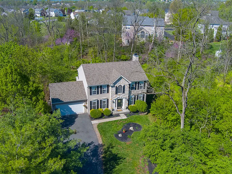 903 Maplewood Dr — Photo 84