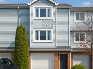 45 Pembrook Loop, Staten Island, NY 10309