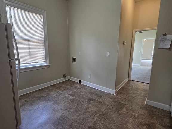 4th image of 1529B Craig St
