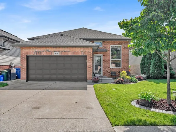 2670 Maitland Ave, Windsor, ON N8P 1Y9