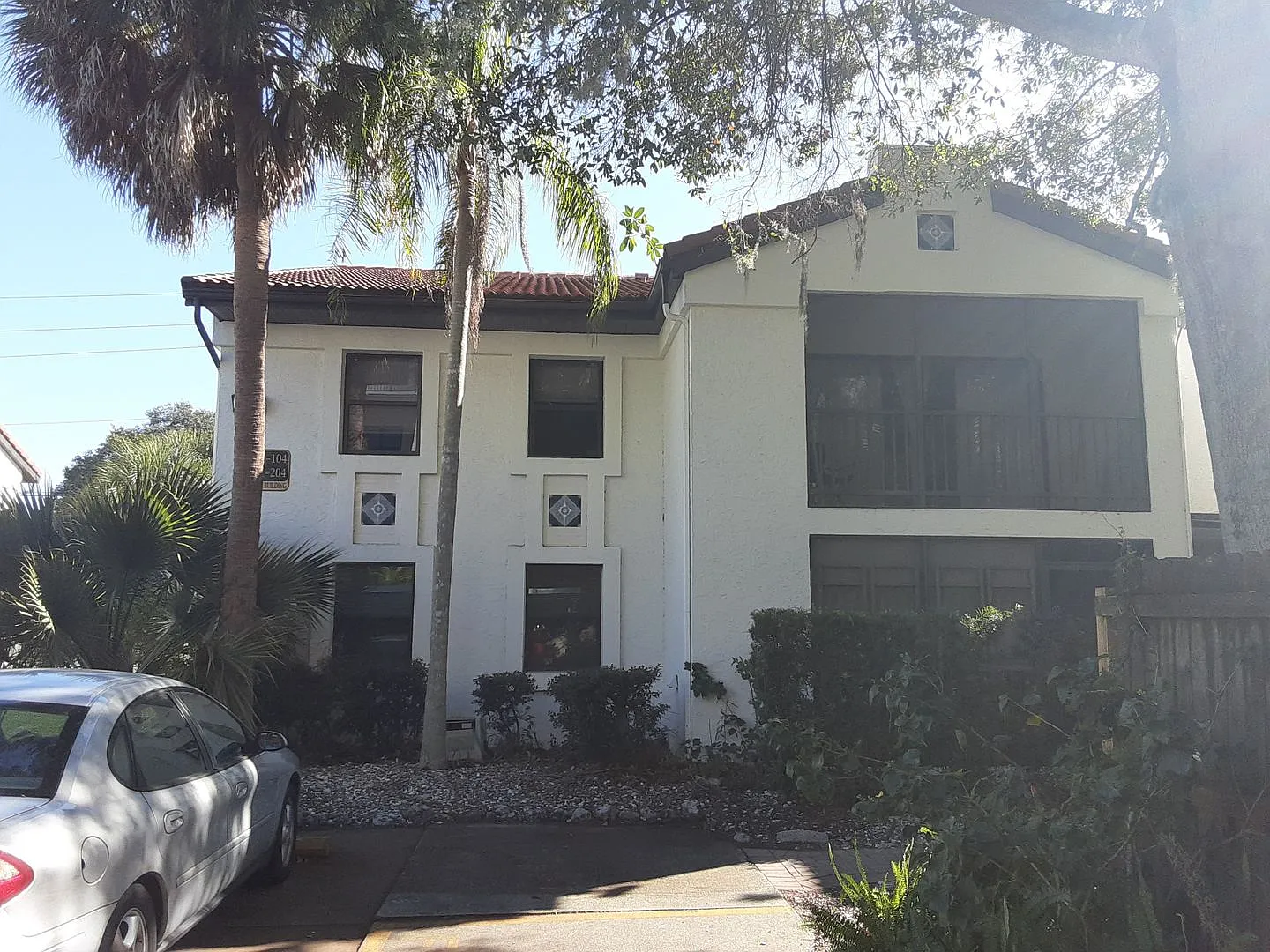 Seasonal-Beautifully renovated top floor 2/2 condo downtown Sarasota. — Photo 3