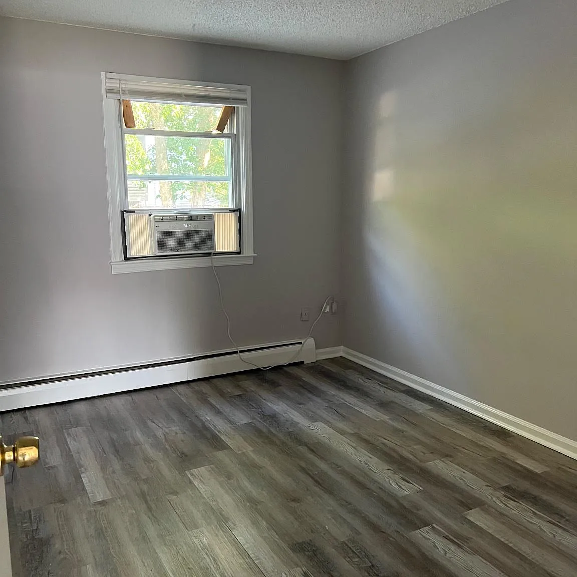 2 bed, 1.0 bath, 748 sqft, $1,700 — Photo 3