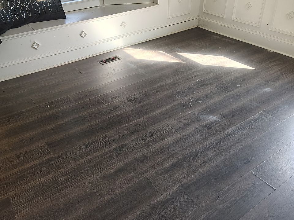 2nd image of 204 Circle Ct