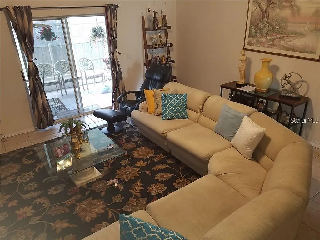 3 bed, 2.0 bath, 1474 sqft, $1,850 — Photo 2