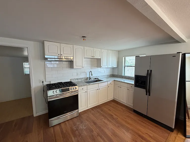 3027 Melton St N — Photo 16