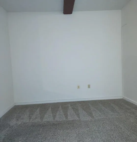 Marlboro Classic Apt & Redwood Square — Photo 58