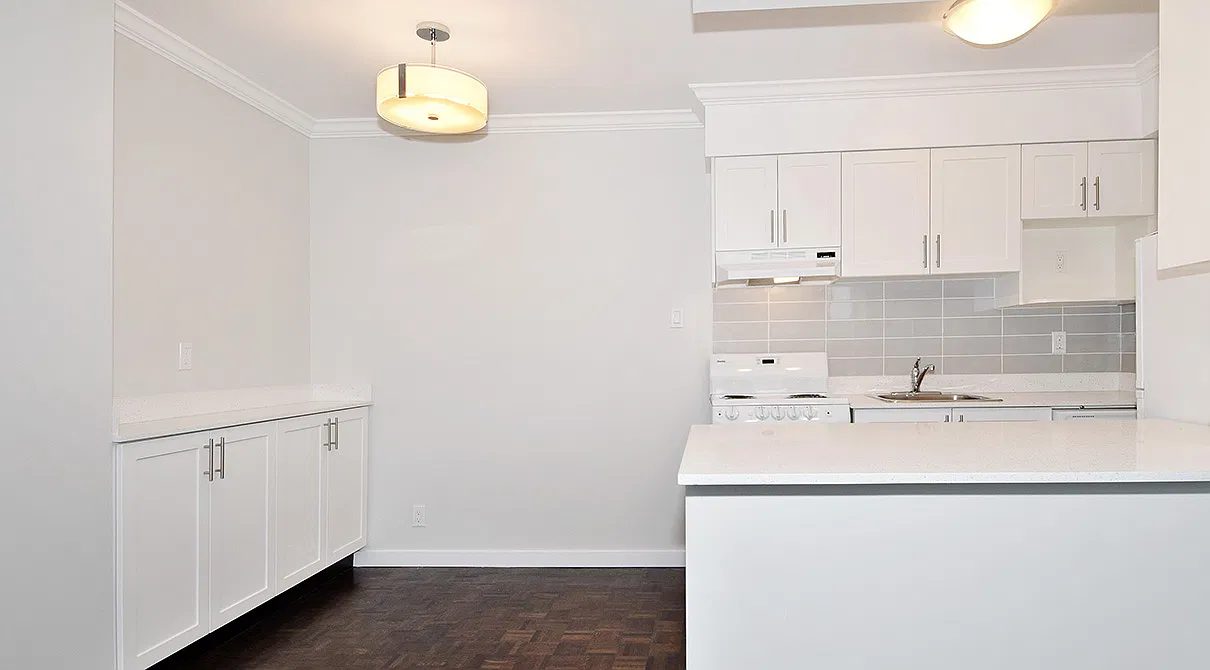 Pacific Beach Apartments — Photo 3