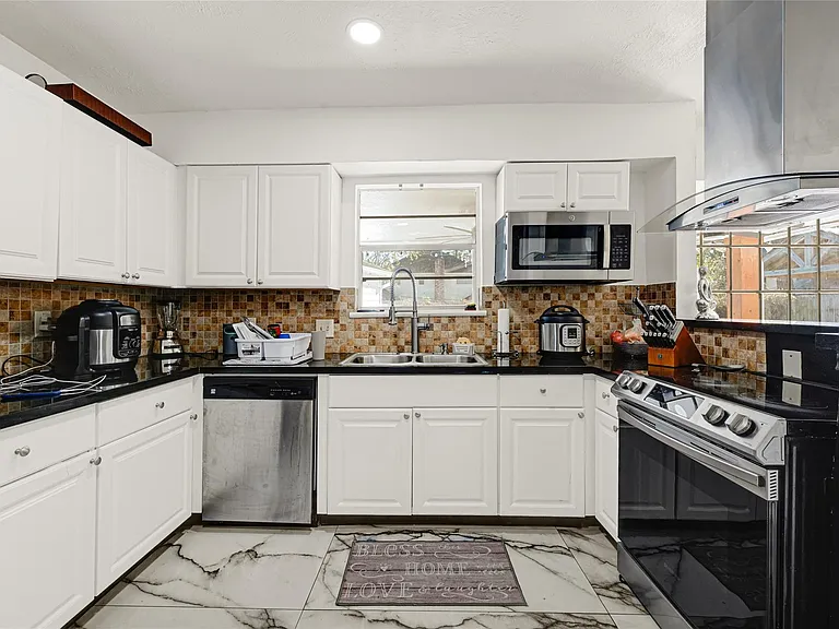 1111 Belaya Ln — Photo 13