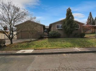 750 NW 9th St, Gresham, OR 97030