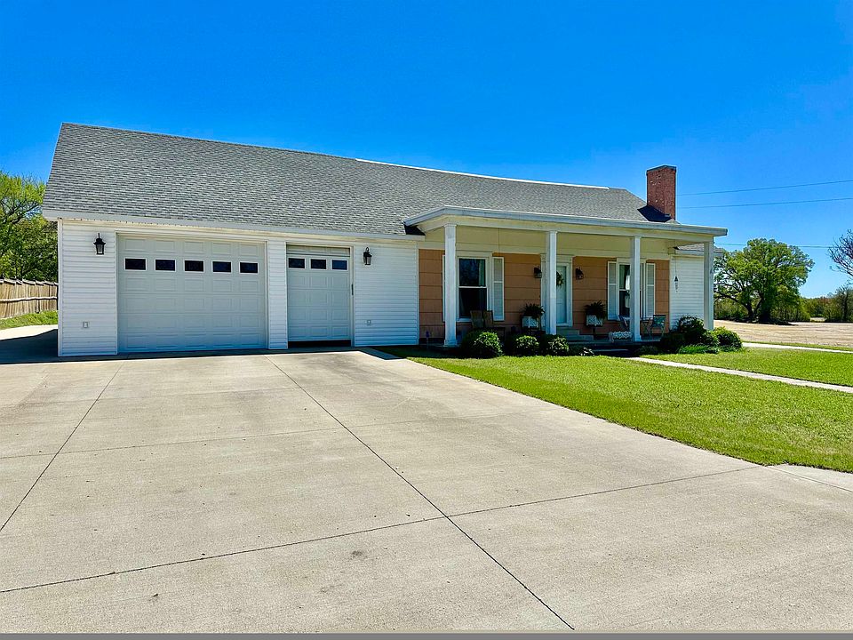 1411 S College St, Trenton, TN 38382 MLS 241620 Zillow