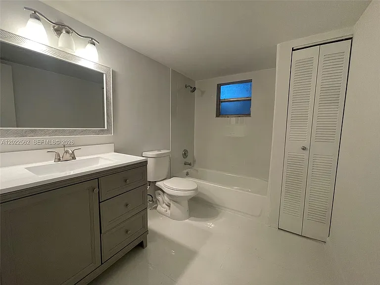 303 Gardens Dr #206 — Photo 9