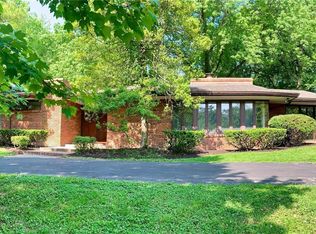 165 Bon Chateau Dr, Saint Louis, MO 63141