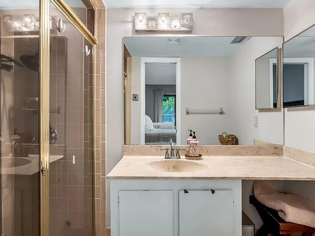 4335 Palm Forest Dr N — Photo 11