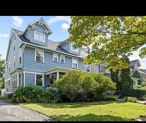 320 Berkeley St Photo 1