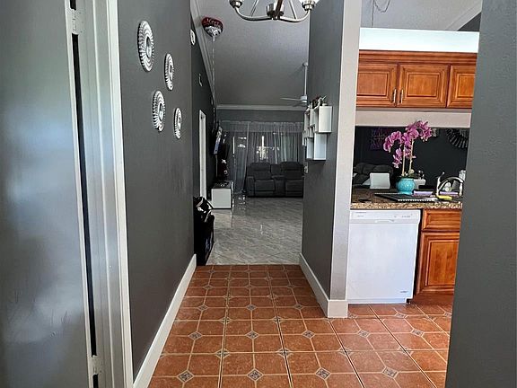 4th image of 5024 E Lakes Drive