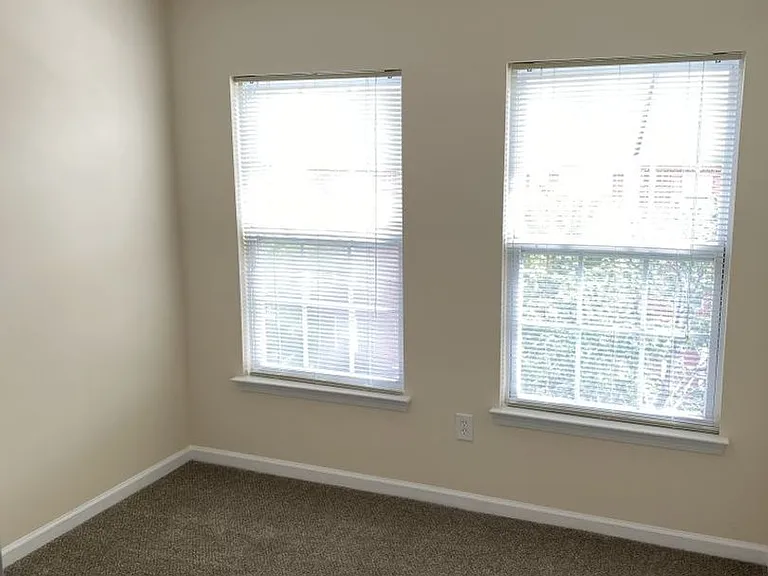 10020 Kings Parade Blvd — Photo 27