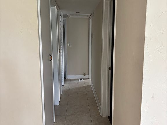 5th image of 613 Barbara Ln #1