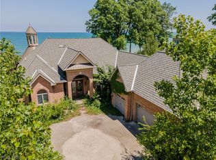 3675 E Lake Rd, Sheffield Lake, OH 44054