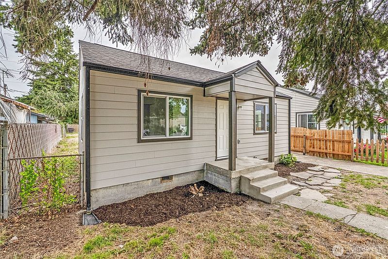 2nd image of 256 28th Avenue