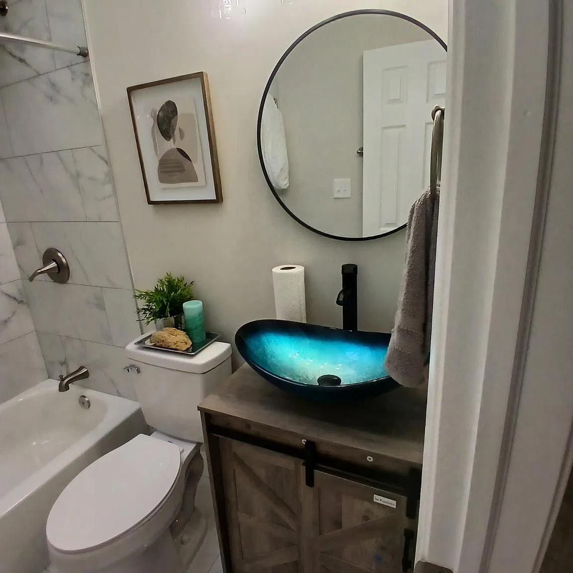 3 bed, 2.0 bath, 896 sqft, $1,650 — Photo 2