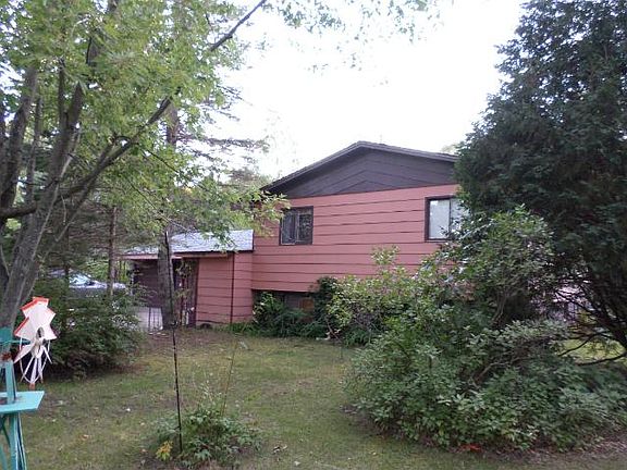 3rd image of 20620 Jewell St NE