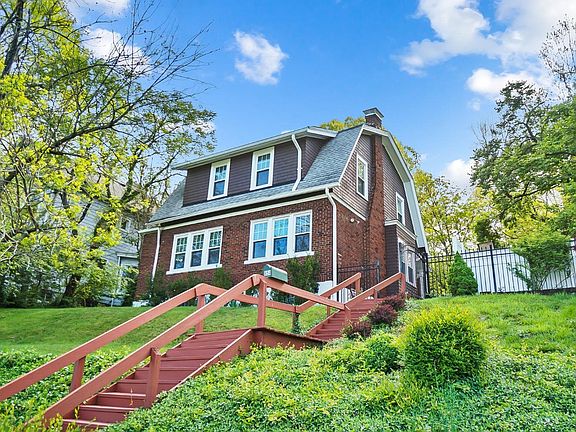 2nd image of 854 Old Ludlow Ave