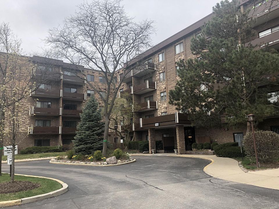 1st image of 700 Wellington Ave Unit 303