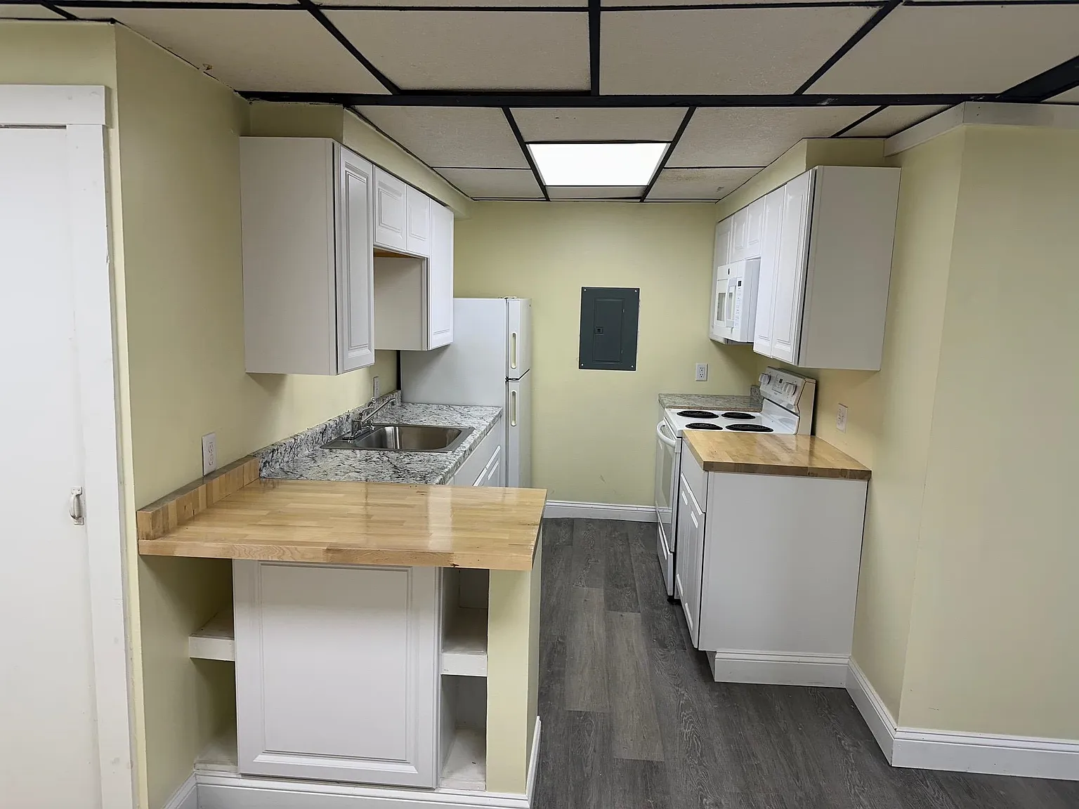 11 Chesterfield Rd — Photo 1