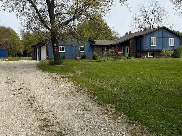 11201 Horton Rd, Holly, MI 48442