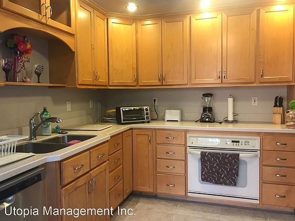 3rd image of 9938 Pine Knoll Ln