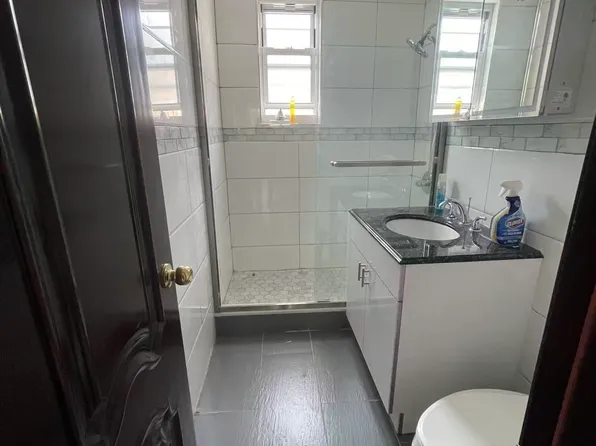 582 Bay Ridge Avenue image 17 of 17