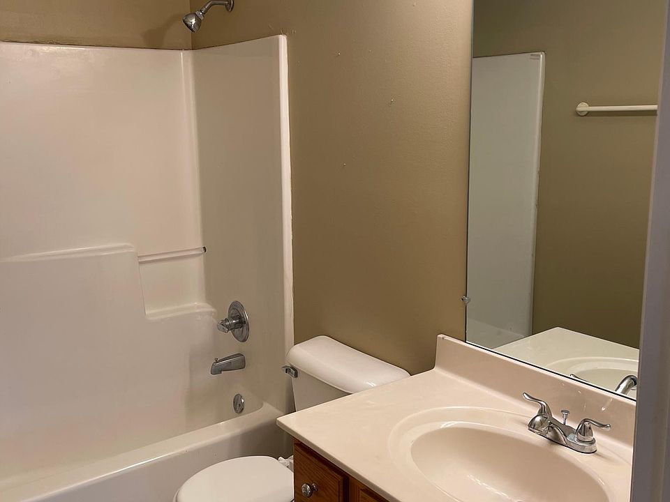 2nd image of 413 Sara Leigh Dr