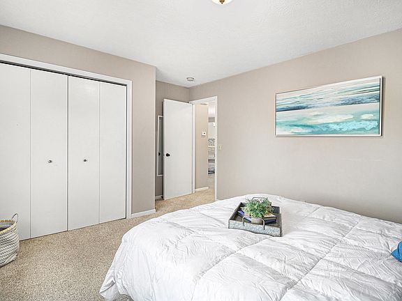 4th image of 6704 S Hughes Ave