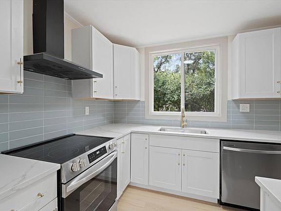 4th image of 7506 Eaton St