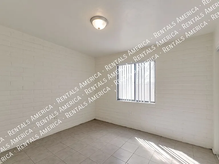 7051 S 6th Ave #1 — Photo 13