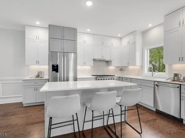 146 Broad St #2, Summit City, NJ 07901