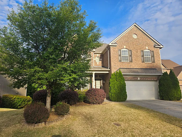 365 Lockwood Pl — Photo 2
