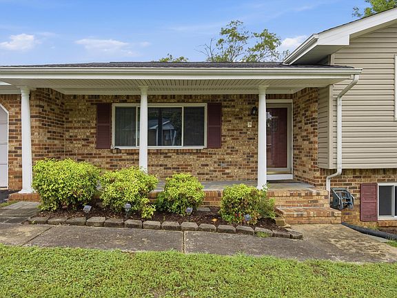 5th image of 4524 Sherry Ln