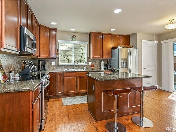 5th image of 1709 157th St SW #A