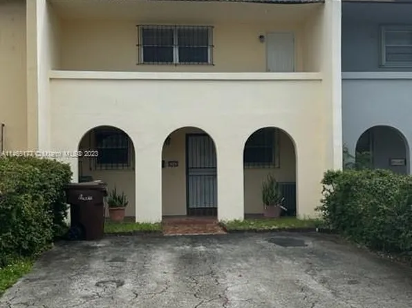 6945 W 2nd Way, Hialeah, FL 33014