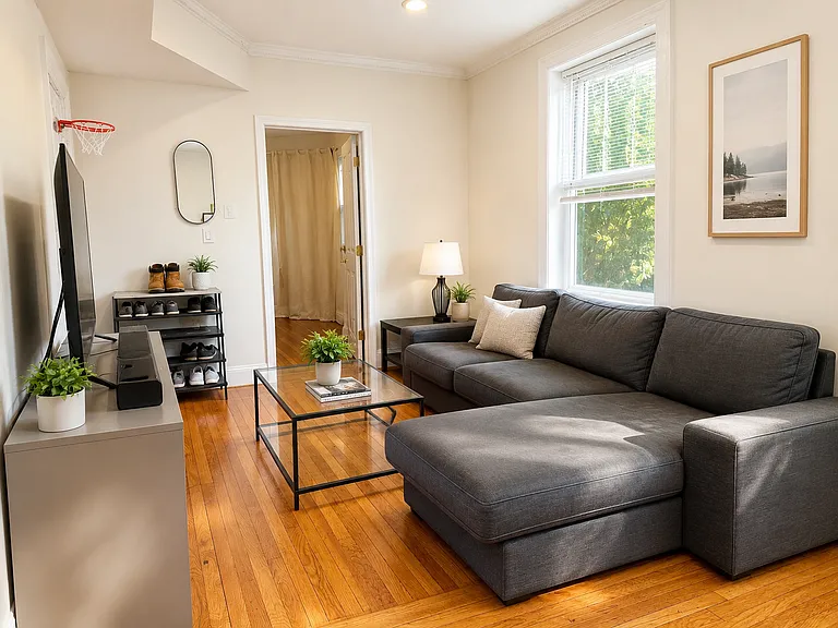 73A Thatcher St #201 — Photo 8