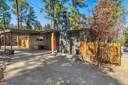 402 4th St Photo 1