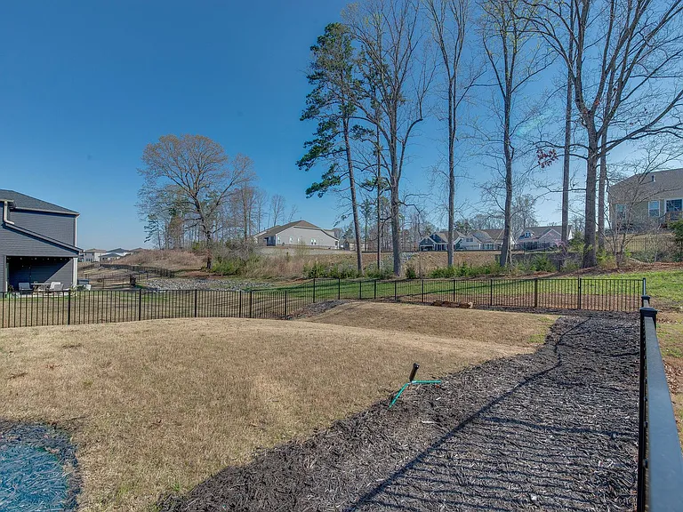 4009 Woodland View Dr — Photo 45