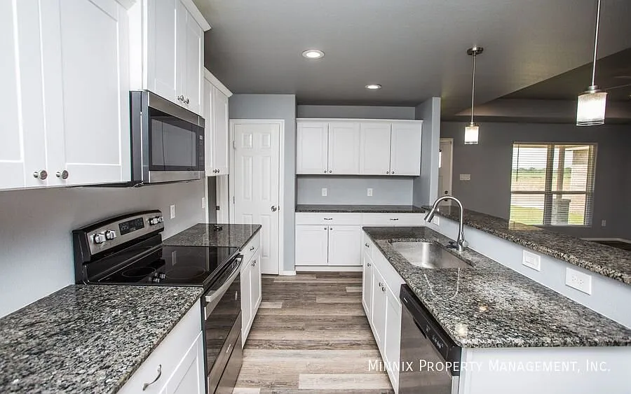 3 Bedroom/ 2 Bath | Frenship ISD | 8416 11th St. — Photo 2